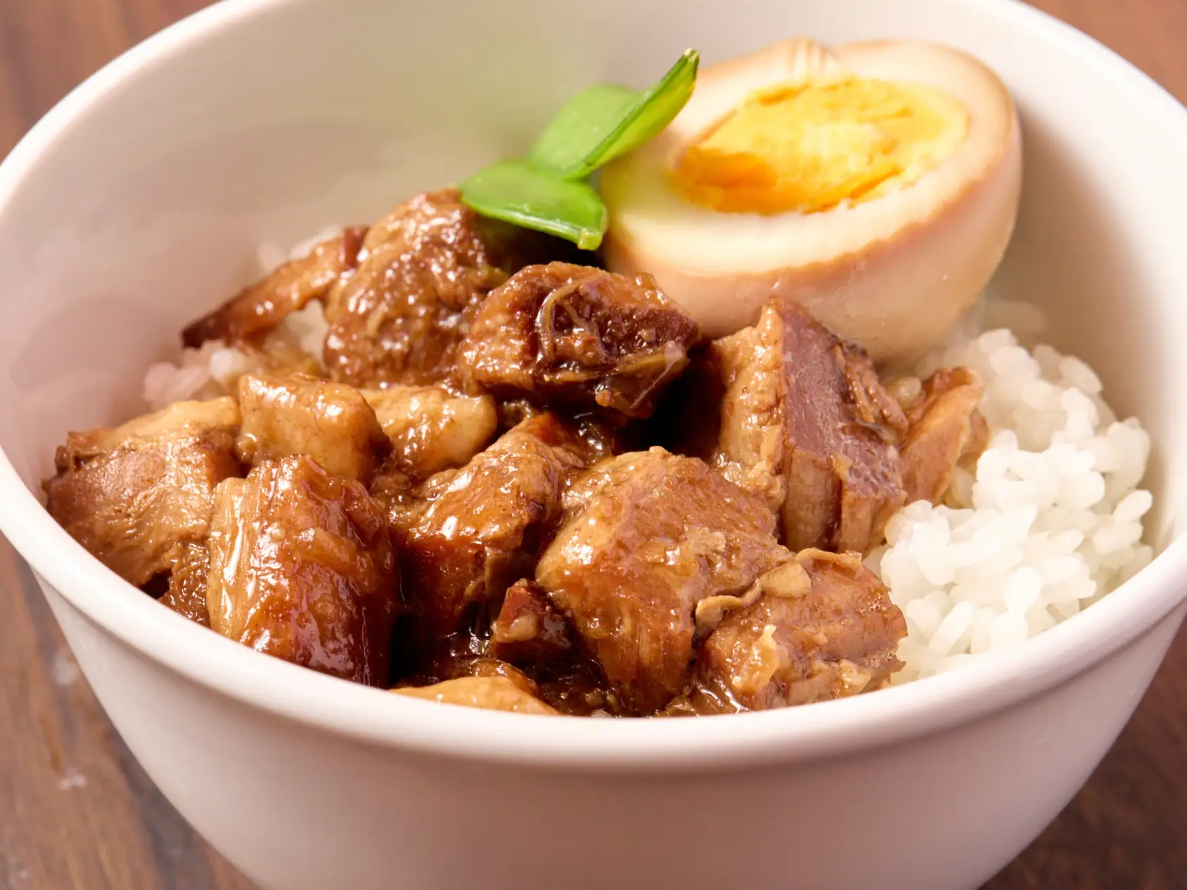 定番の台湾料理 魯肉飯